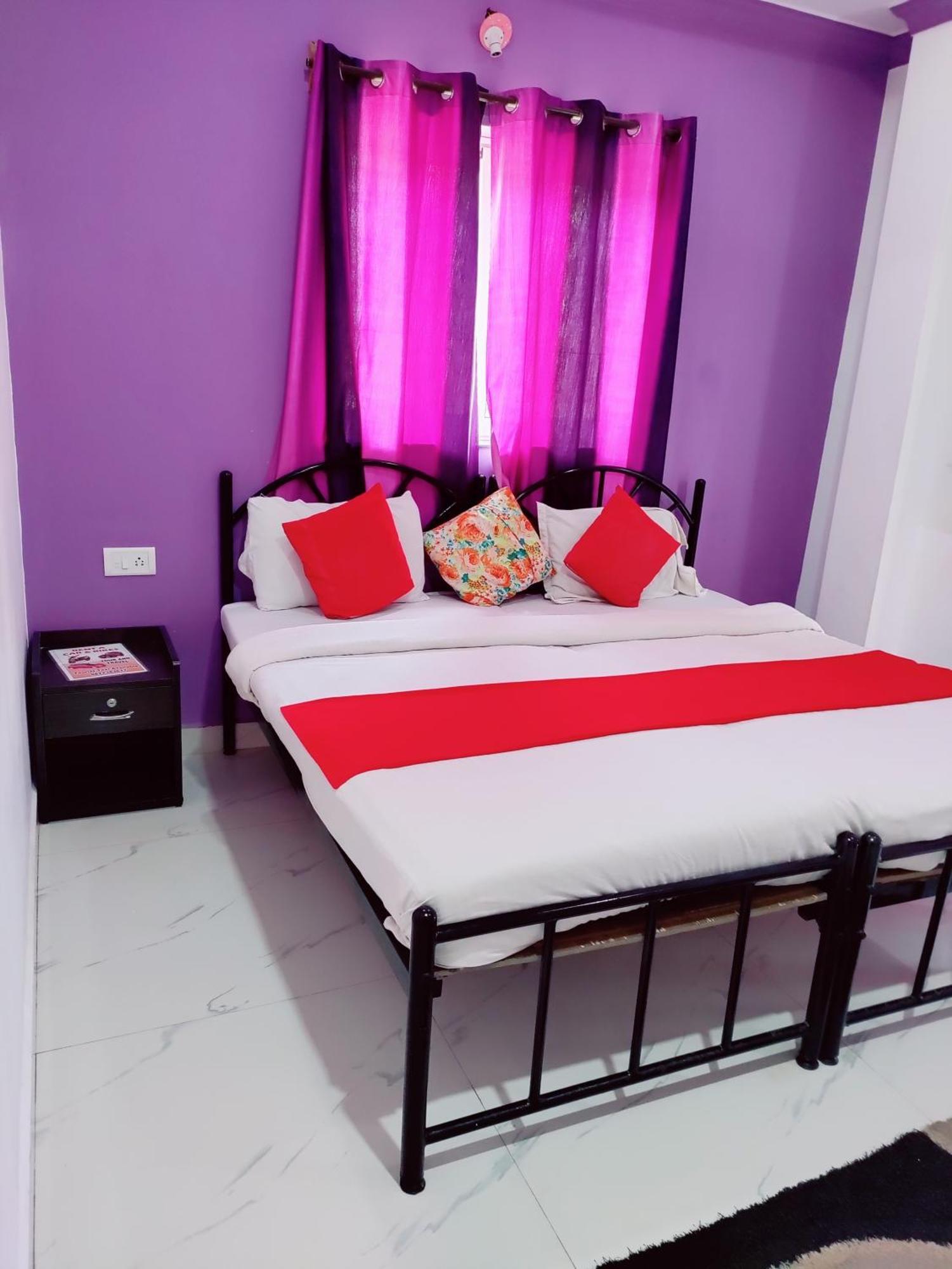 Hotel Queen Queen Sea Calangute Extérieur photo