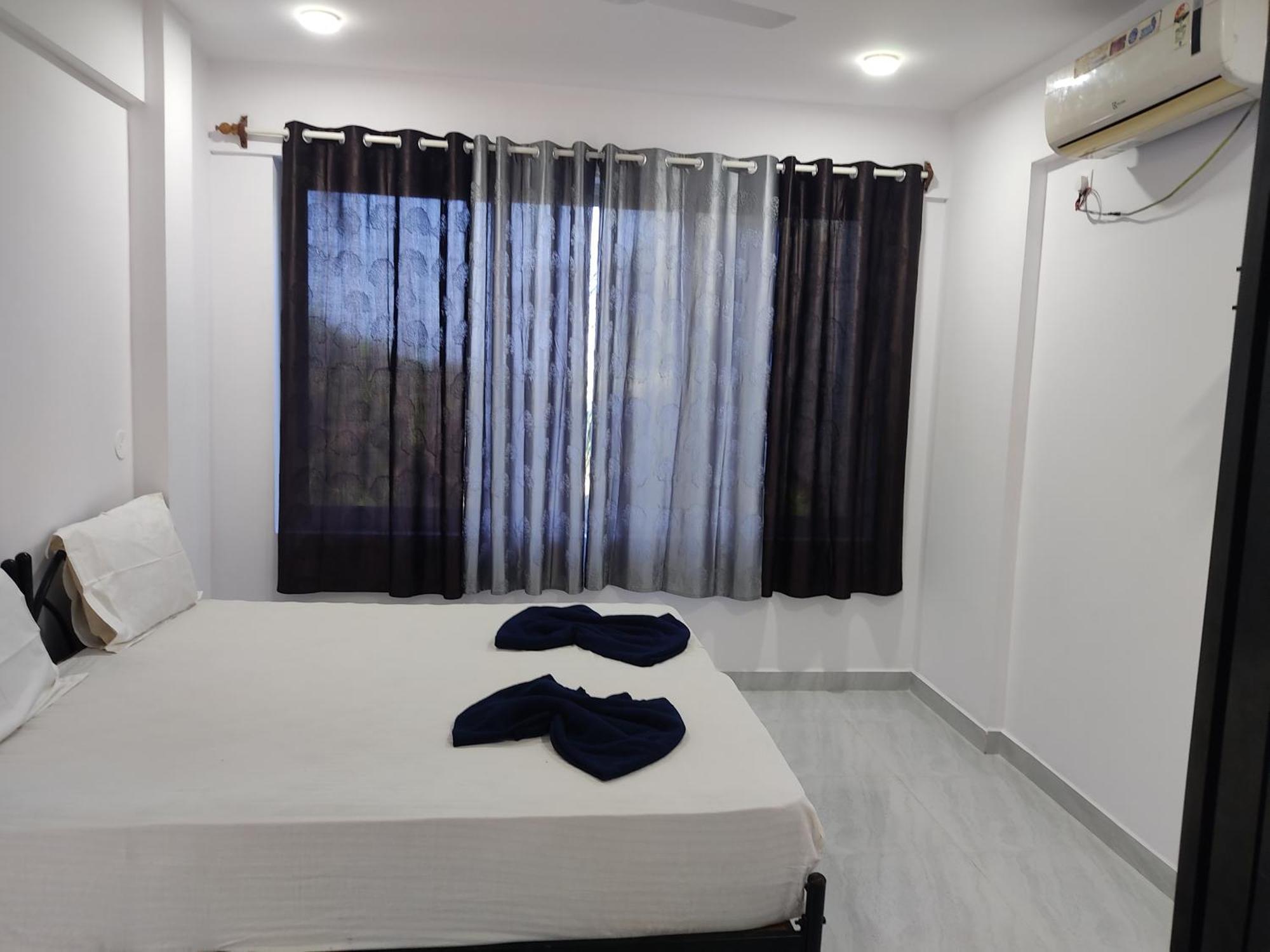 Hotel Queen Queen Sea Calangute Extérieur photo