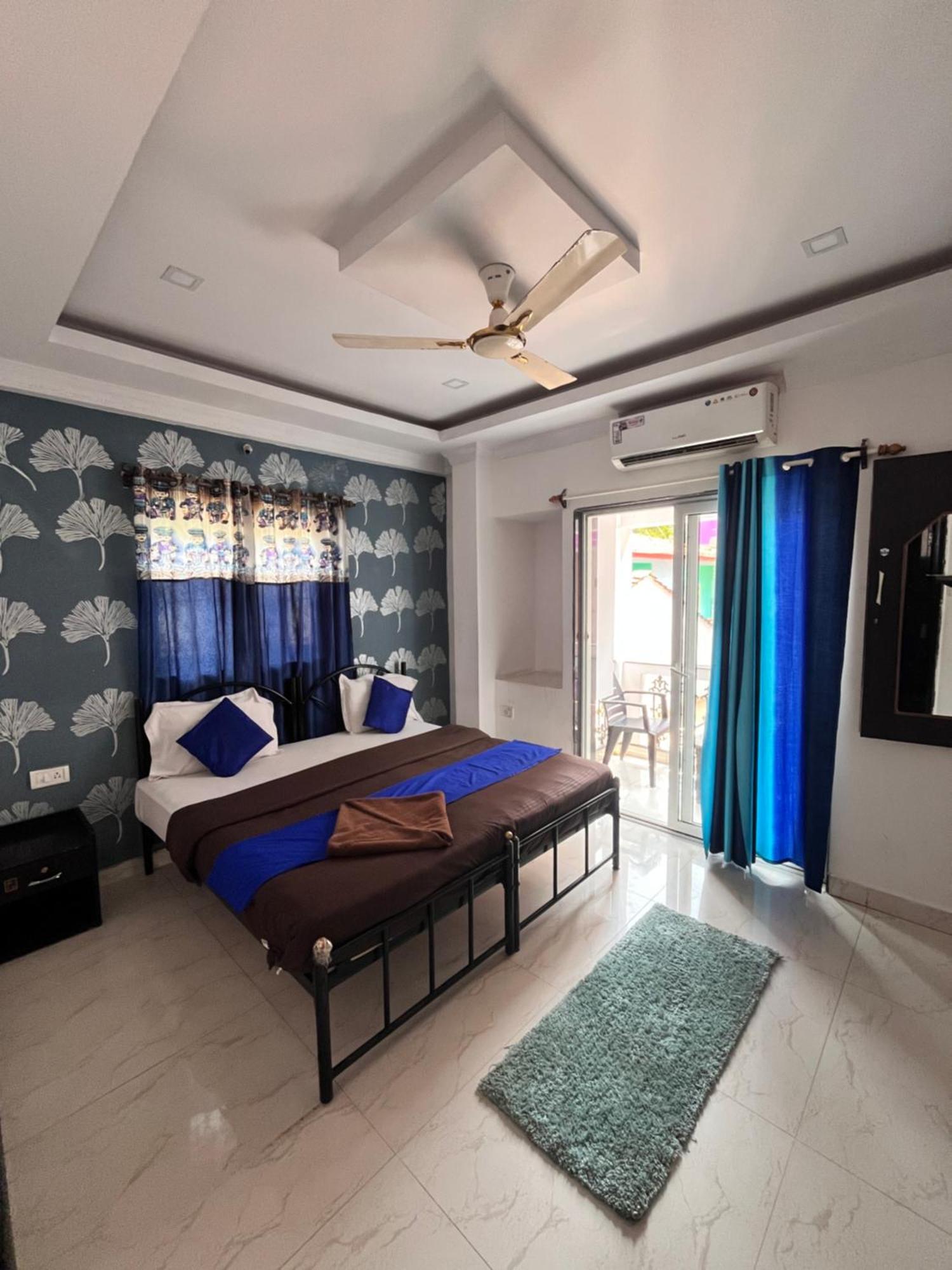 Hotel Queen Queen Sea Calangute Extérieur photo